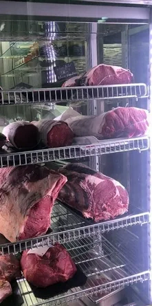 Espace vitrine boucherie charcuterie à Jurançon