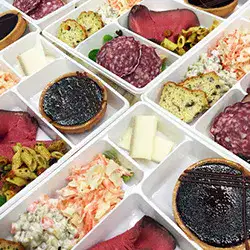 Livraison de plateaux repas pour les entreprises à Pau